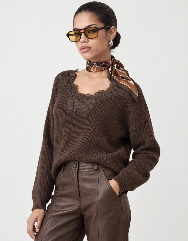 Knitted top with lace